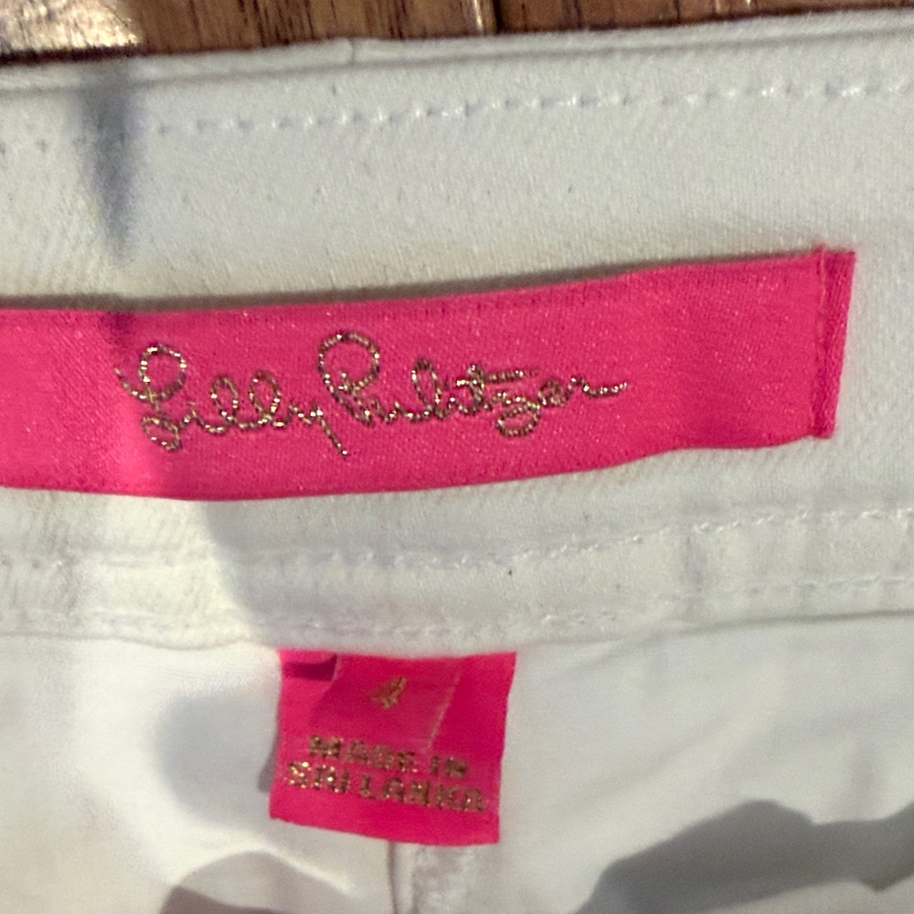 Lilly Pulitzer White Skort with Gold Buttons - Picture 2 of 3